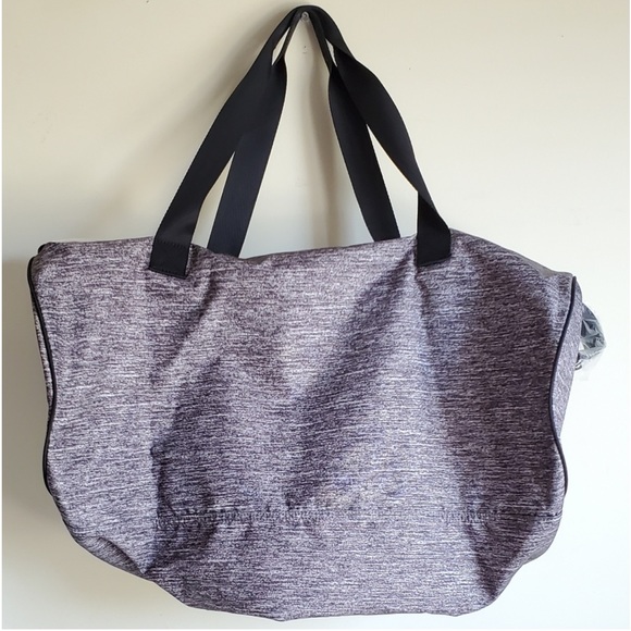 VICTORIA’S SECRET PINK LARGE DUFFLE BAG - Picture 4 of 7